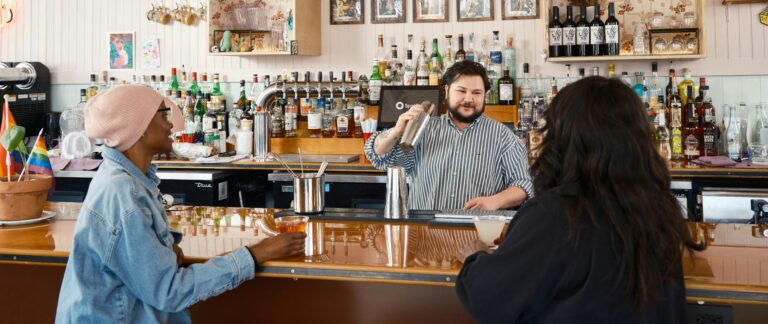 spoton jVrvGJyTWro unsplash e1791973327210 768x324 - Guide to Onboarding Restaurant & Bar Holiday Hires in 7 Days